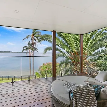 Panoramic Lakefront 6 Bdrm Villa Toukley Exterior photo